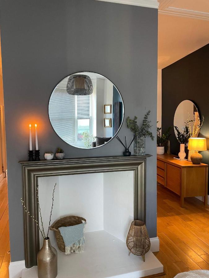 The Clock Tower Apartment - Spacious, Modern, 2 Bed Room Apartment , Southsea With Free Parking - Sleeps 4 Πόρτσμουθ Εξωτερικό φωτογραφία