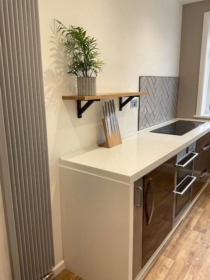 The Clock Tower Apartment - Spacious, Modern, 2 Bed Room Apartment , Southsea With Free Parking - Sleeps 4 Πόρτσμουθ Εξωτερικό φωτογραφία